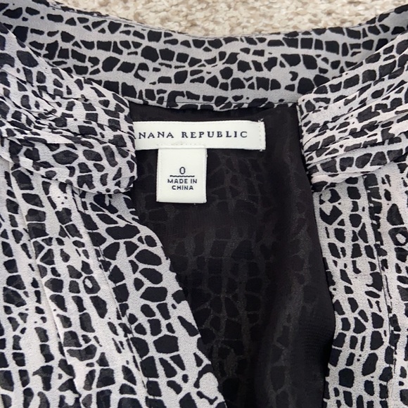 🌟NBW Banana Republic Sleeveless Chiffon Blouse, 0🌟 - Picture 2 of 10